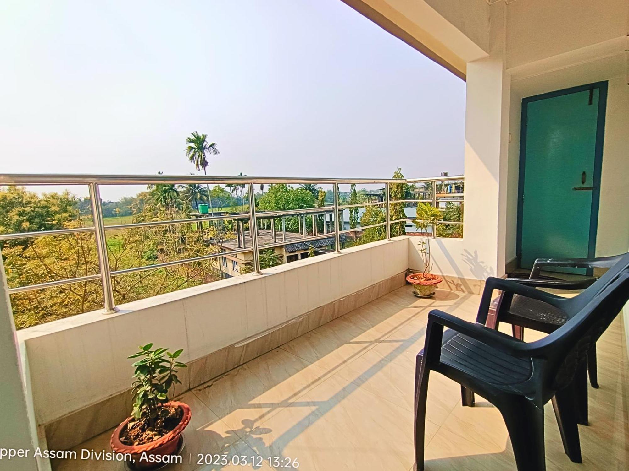 Taj Residency Holiday Homestay -Entire 1Bhk & 2Bhk Private Apartments -Call 767Ooo54Oo Джорхат Екстер'єр фото
