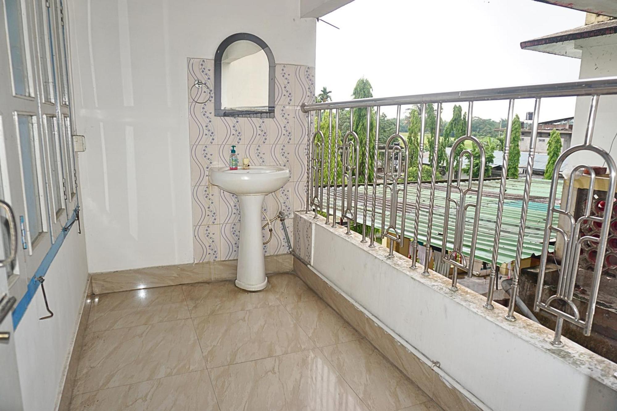 Taj Residency Holiday Homestay -Entire 1Bhk & 2Bhk Private Apartments -Call 767Ooo54Oo Джорхат Екстер'єр фото